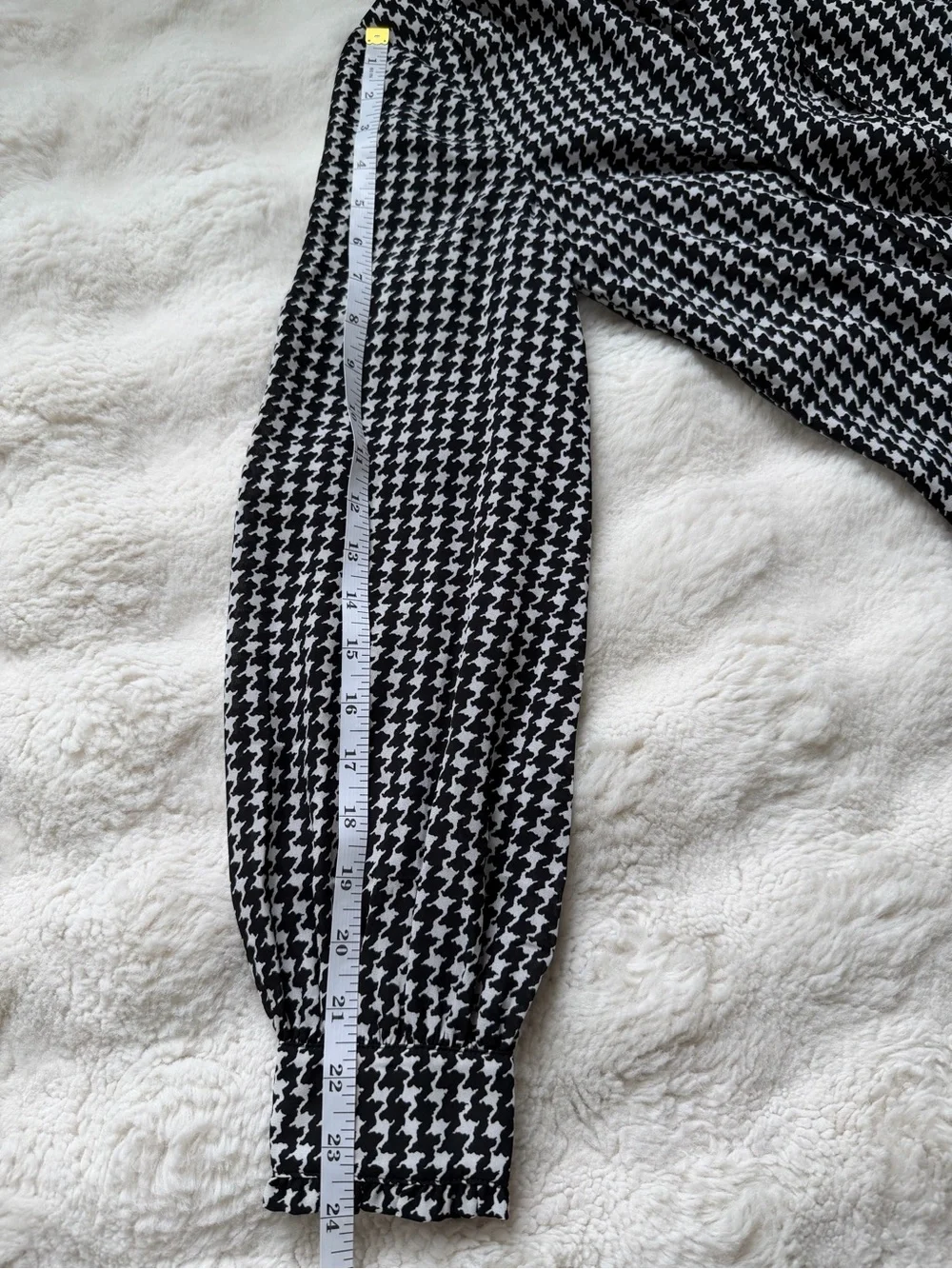 Kate Spade New York Black and White Houndstooth Tie-Neck Blouse - XS